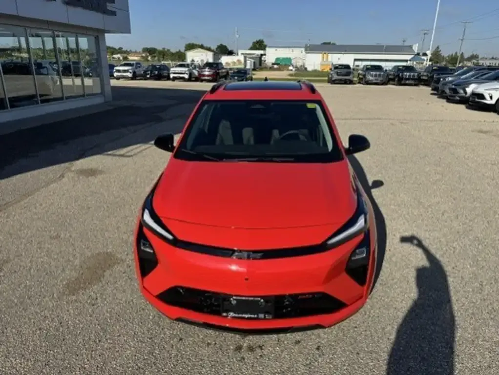 Chevrolet Bolt 2027 photo 2