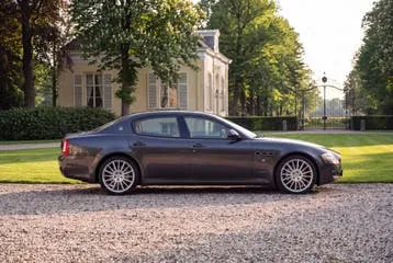Maserati Quattroporte 2010 photo 2