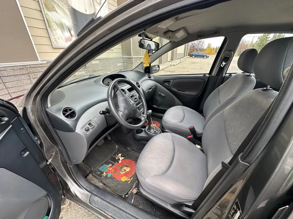 Toyota Echo 2005 photo 2