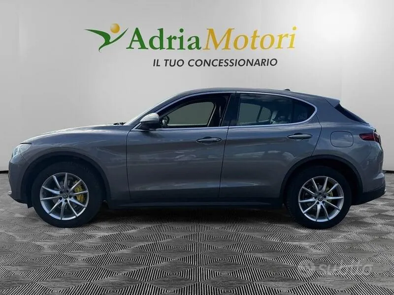 Alfa Romeo Stelvio 2018 photo 2