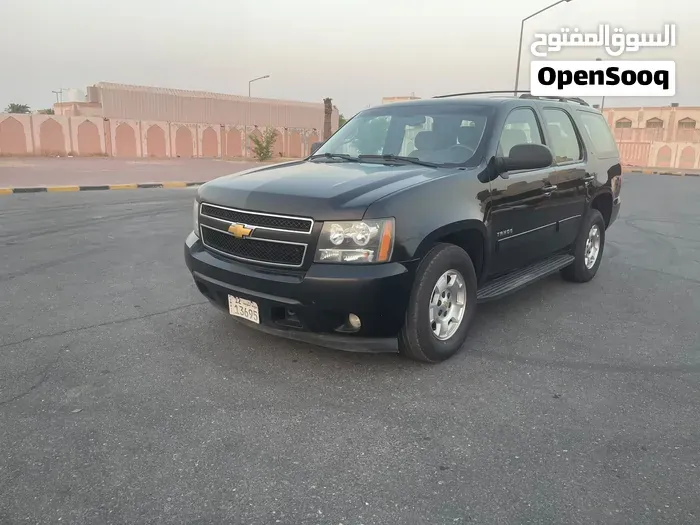 Chevrolet Tahoe 2012 photo 2