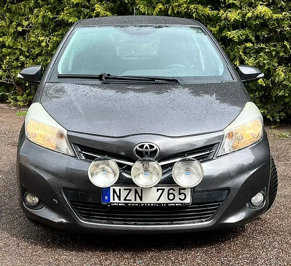 Toyota Yaris 2014 photo 2