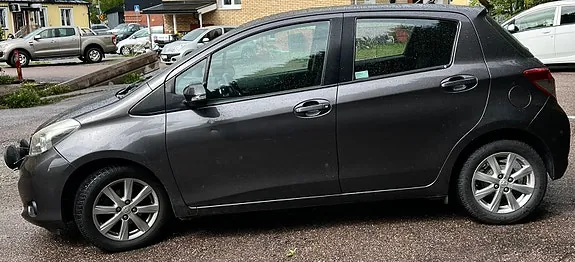 Toyota Yaris 2014 photo 5