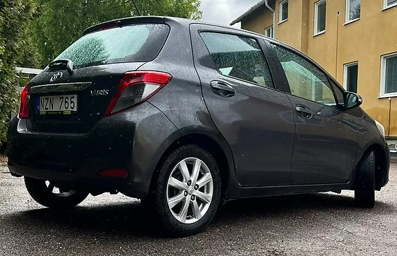 Toyota Yaris 2014 photo 4