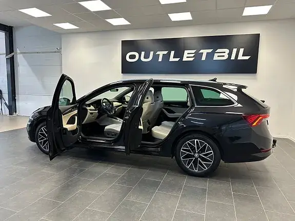 Skoda Octavia 2021 photo 3