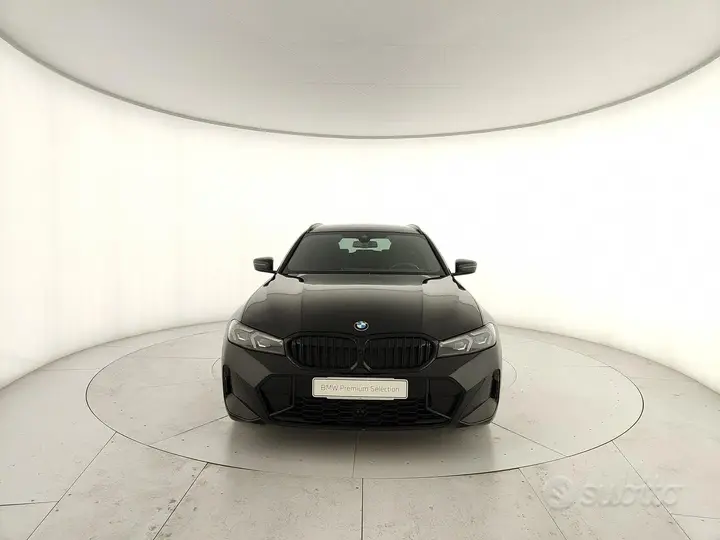 BMW 320D Touring 2025 photo 2
