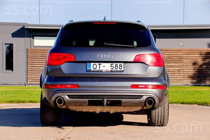 Audi Q7 2010 photo 5