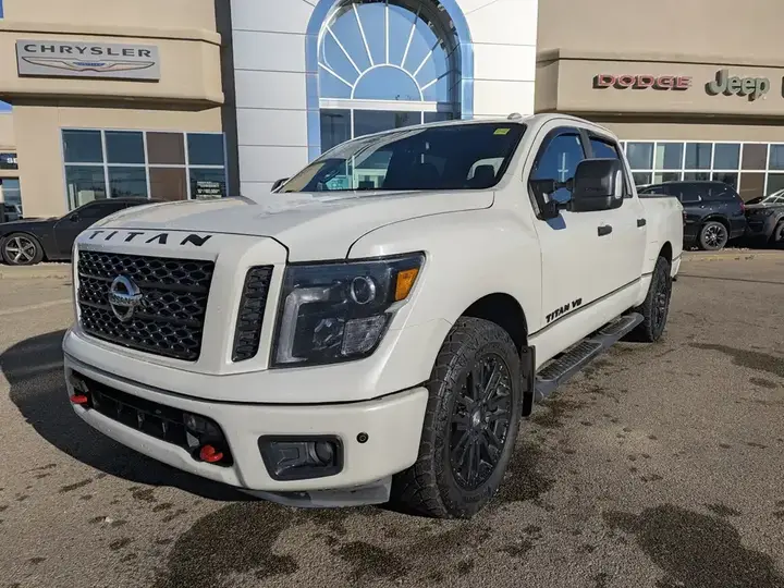 Nissan Titan 2018 photo 2