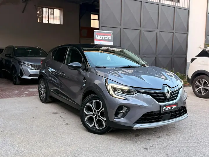 Renault Captur 2023 photo 3