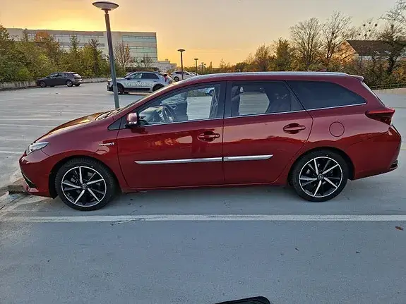 Toyota Auris 2017 photo 4