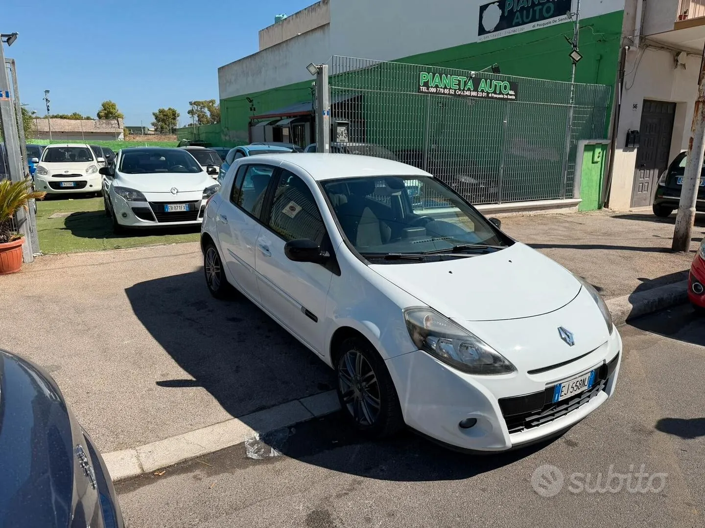 Renault Clio 2011 photo 2