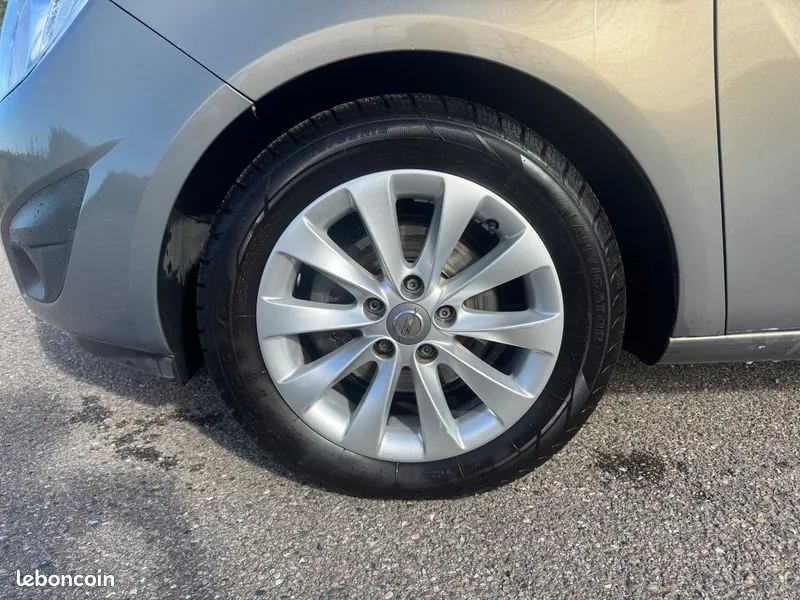 Opel Meriva 2013 photo 2
