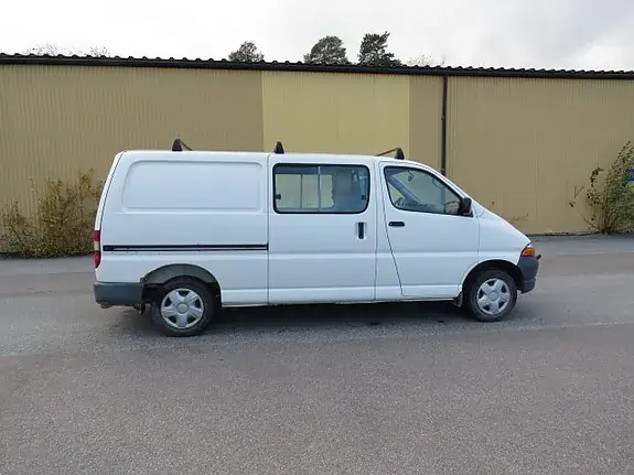 Toyota Hiace 2002 photo 4