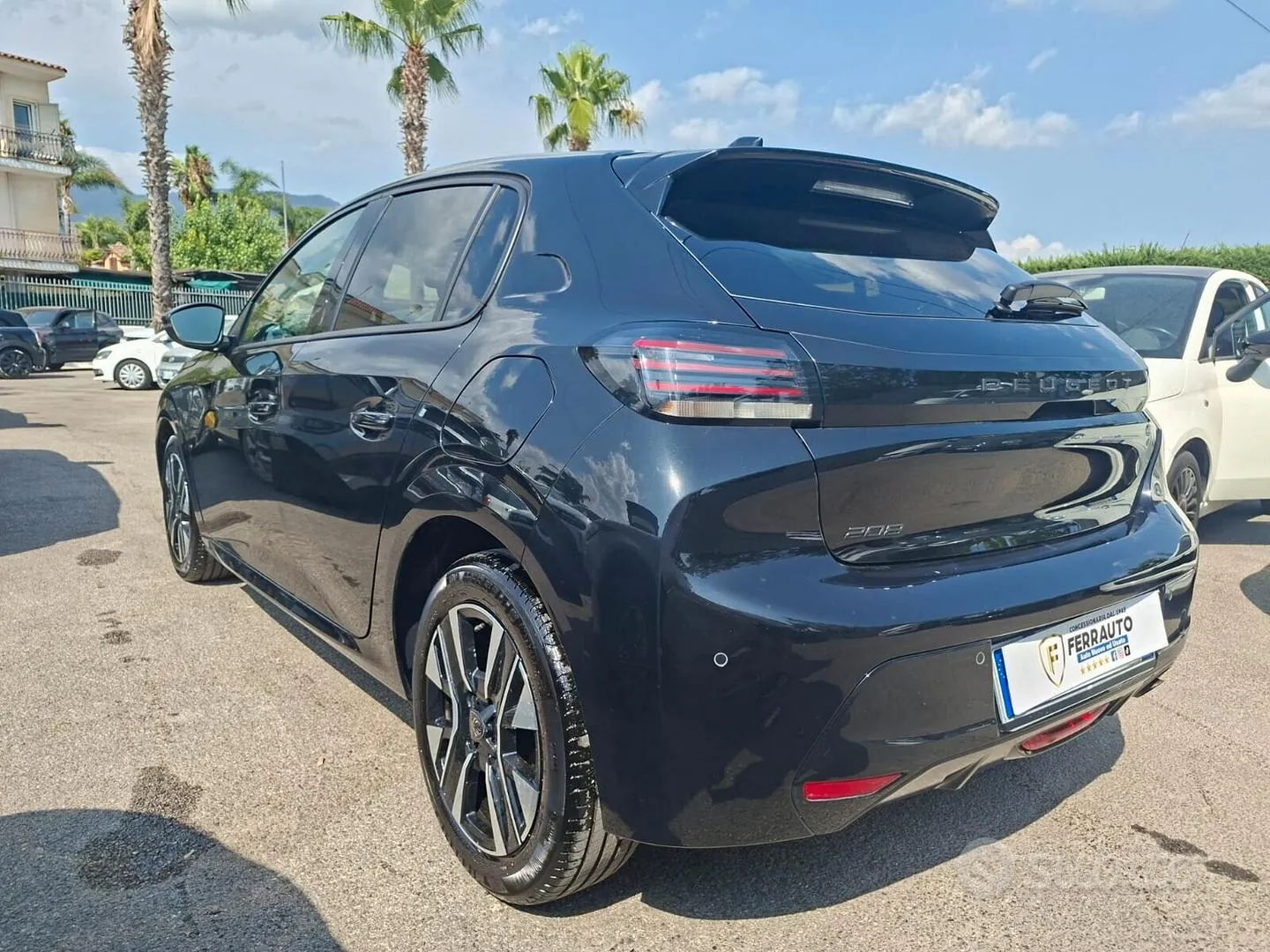 Peugeot 208 2025 photo 2