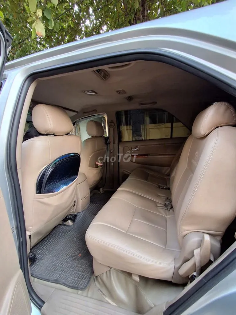 Toyota Fortuner 2010 photo 5