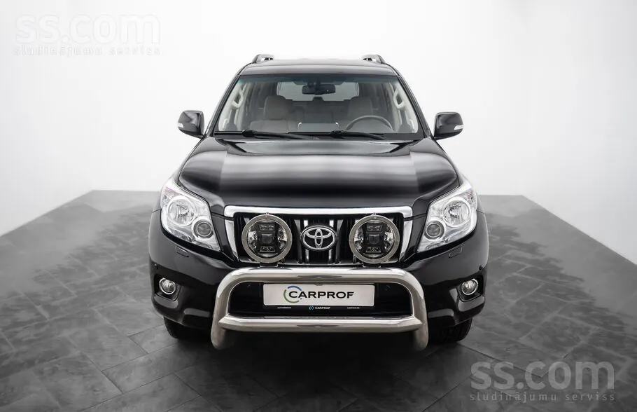 Toyota Land Cruiser 150 2013 photo 2