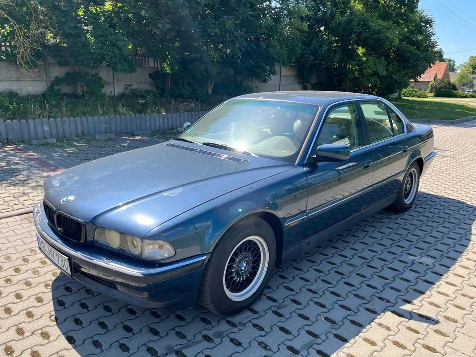 BMW E38