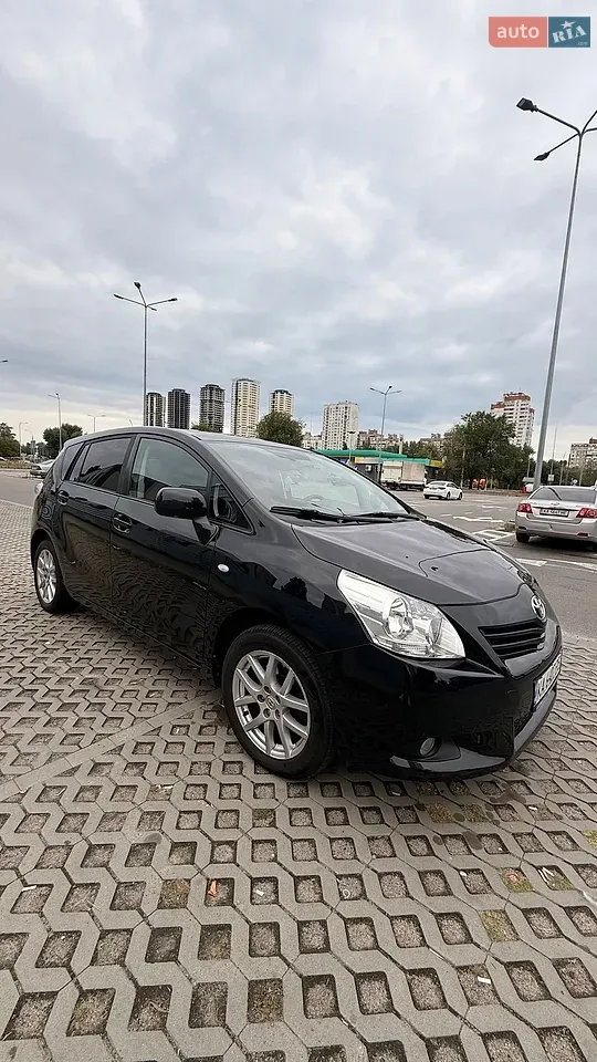 Toyota Verso 2009 photo 2