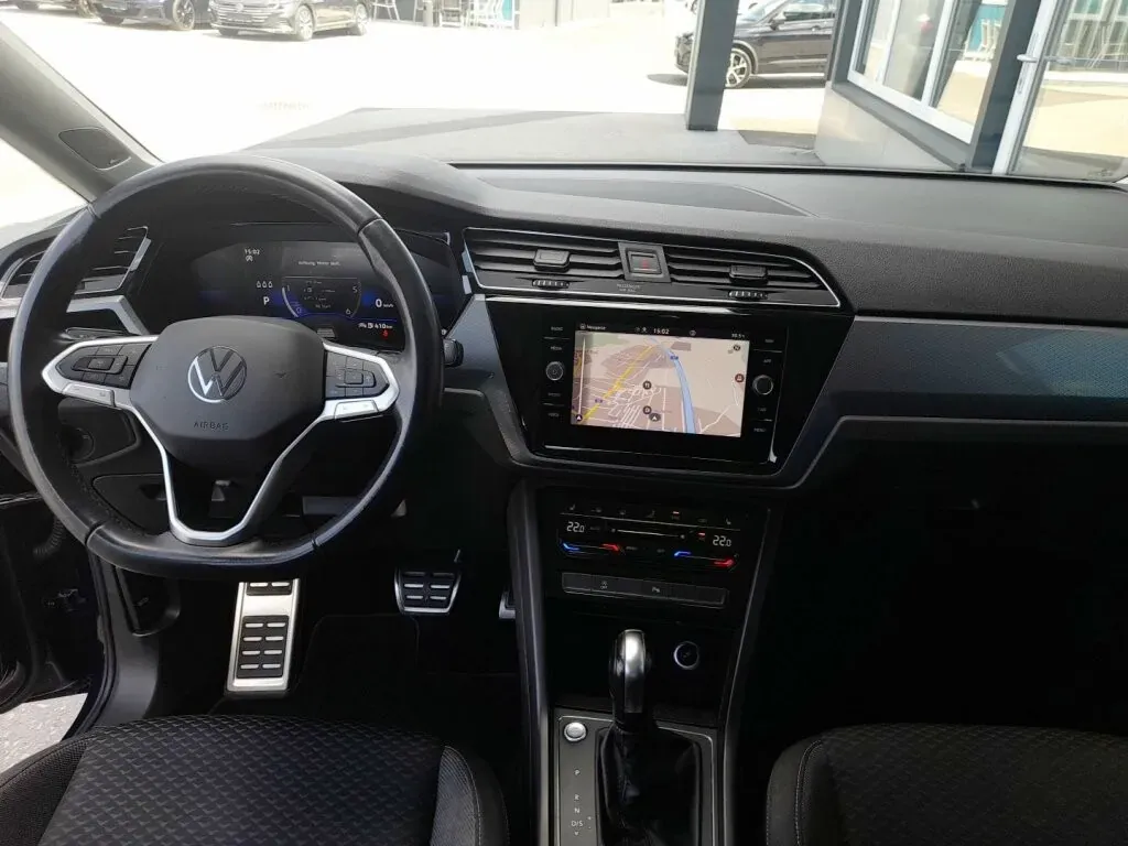 Volkswagen Touran 2023 photo 3