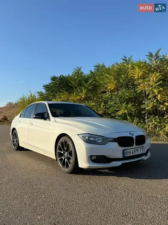 BMW 3 Series 2014 photo 2