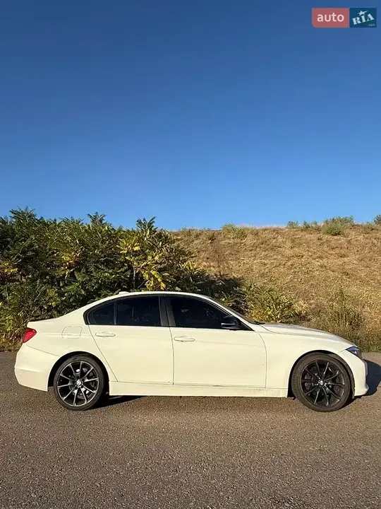 BMW 3 Series 2014 photo 3