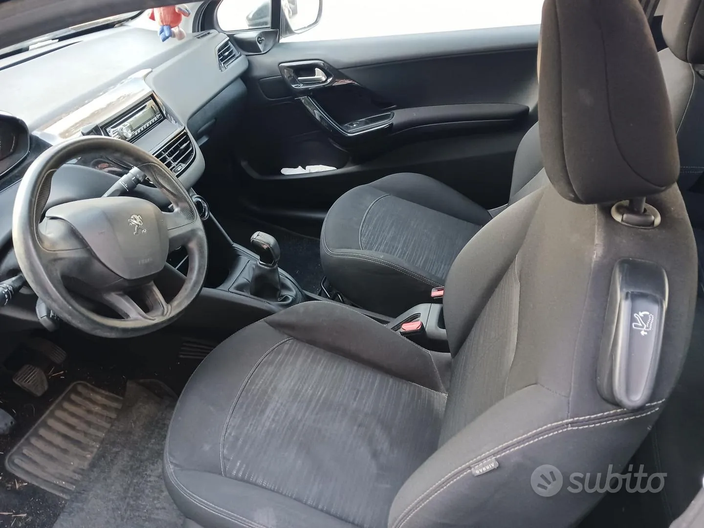Peugeot 208 2013 photo 4