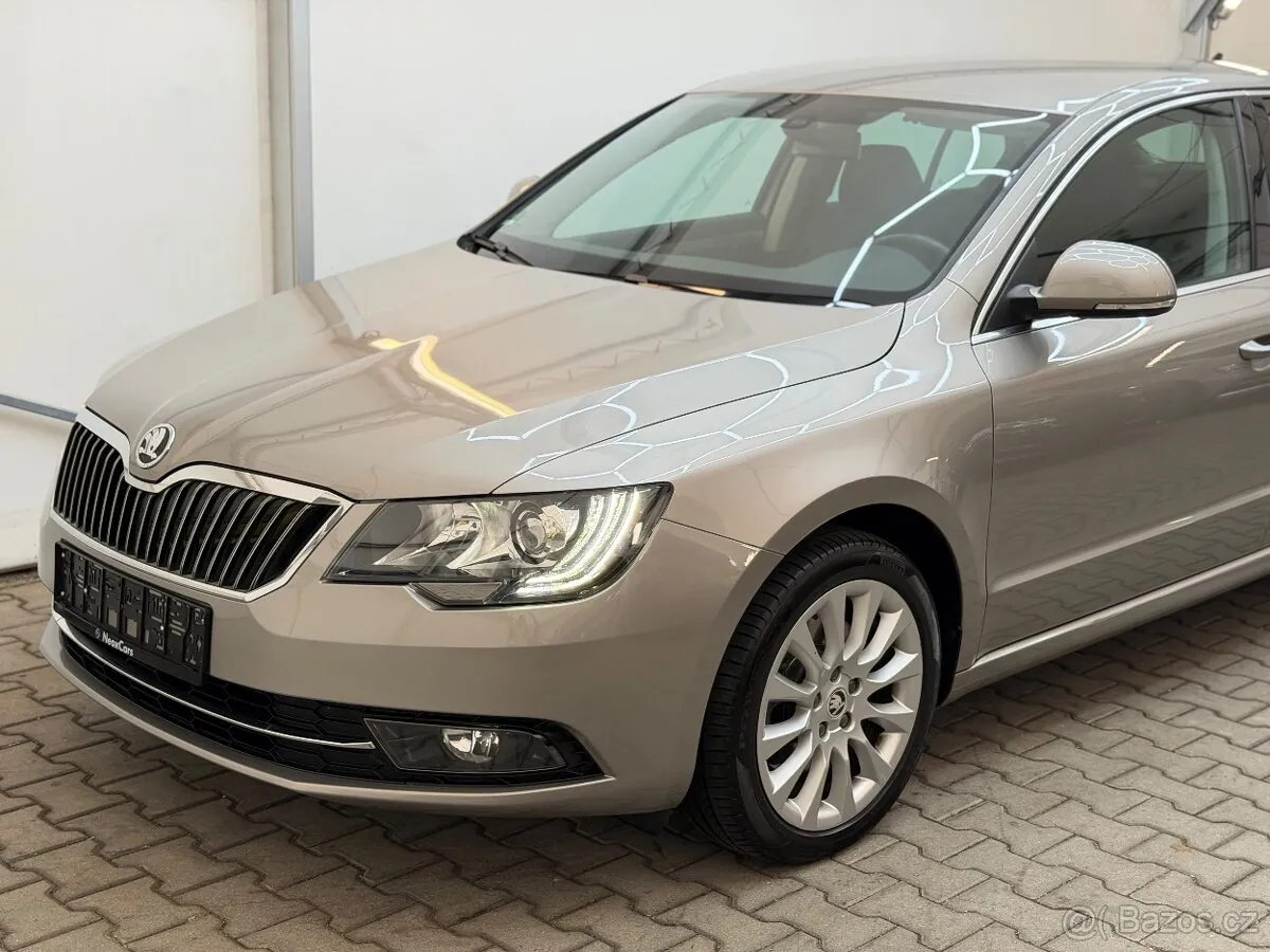 Skoda Superb 2014 photo 2