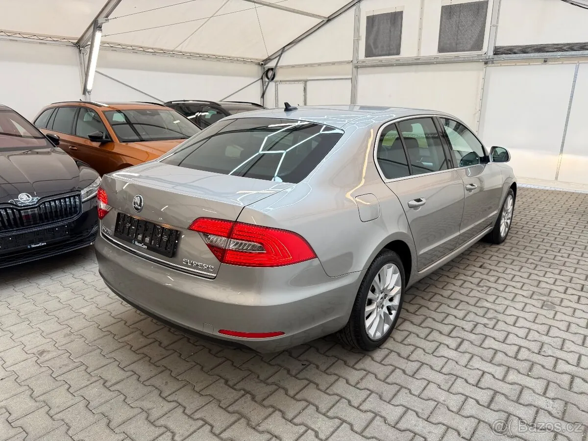 Skoda Superb 2014 photo 5