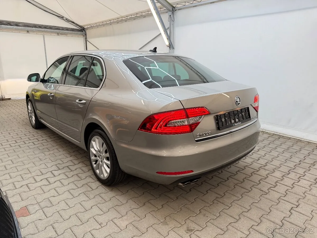 Skoda Superb 2014 photo 4