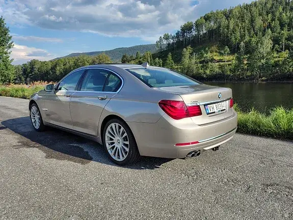 BMW 730D 2012 photo 2