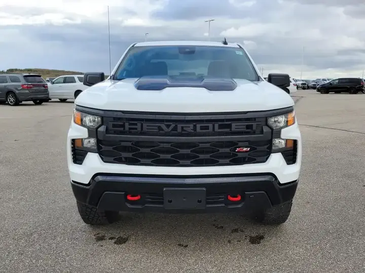 Chevrolet Silverado 1500 2024 photo 2