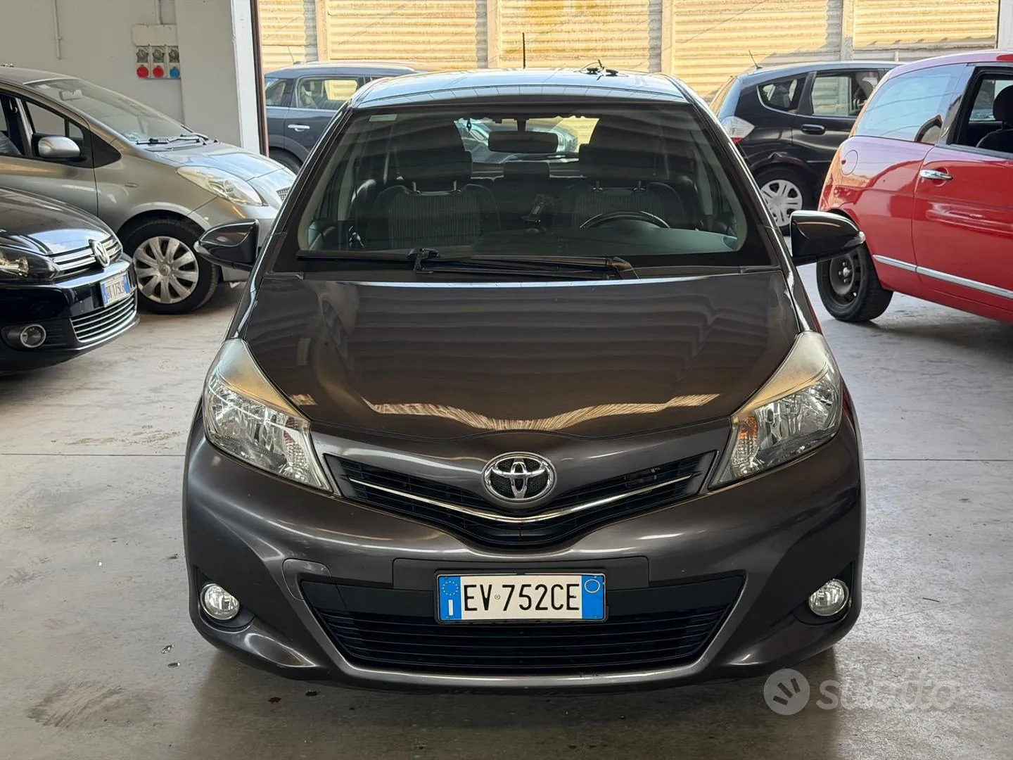Toyota Yaris 2014 photo 2