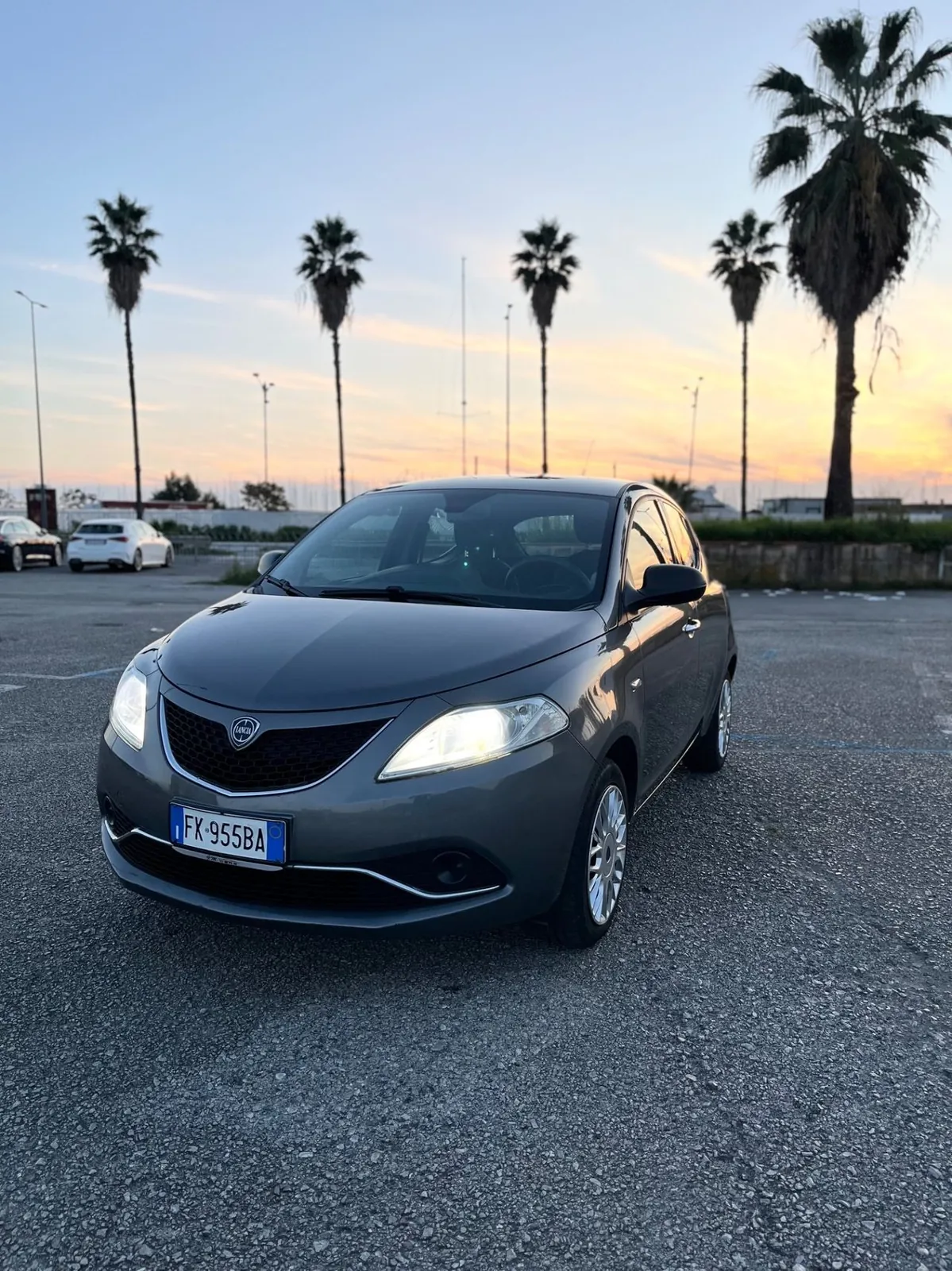 Lancia Ypsilon