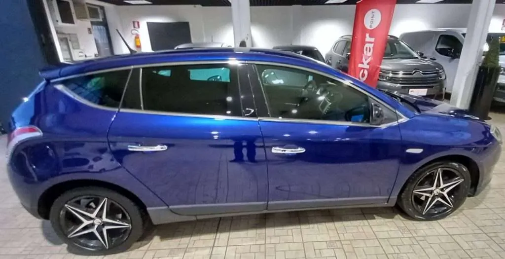 Lancia Delta 2009 photo 2