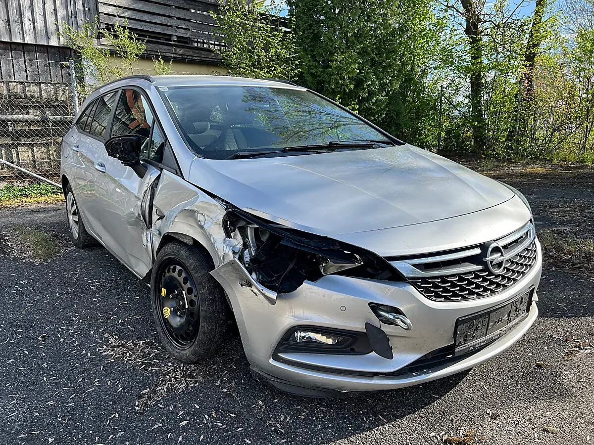 Opel Astra 2016 photo 2