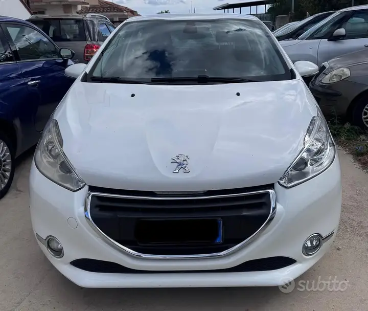 Peugeot 208 2015 photo 3
