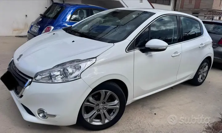 Peugeot 208 2015 photo 2