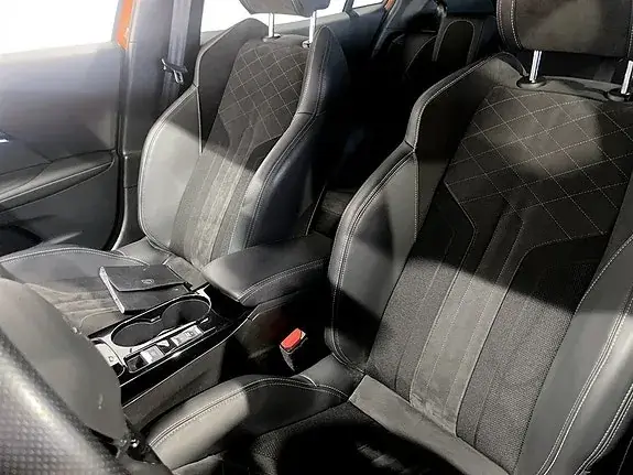 Peugeot E-2008 2021 photo 5