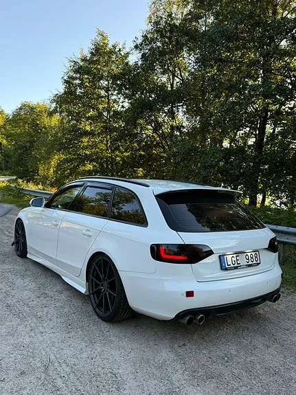 Audi A4 2011 photo 4