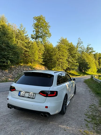 Audi A4 2011 photo 3