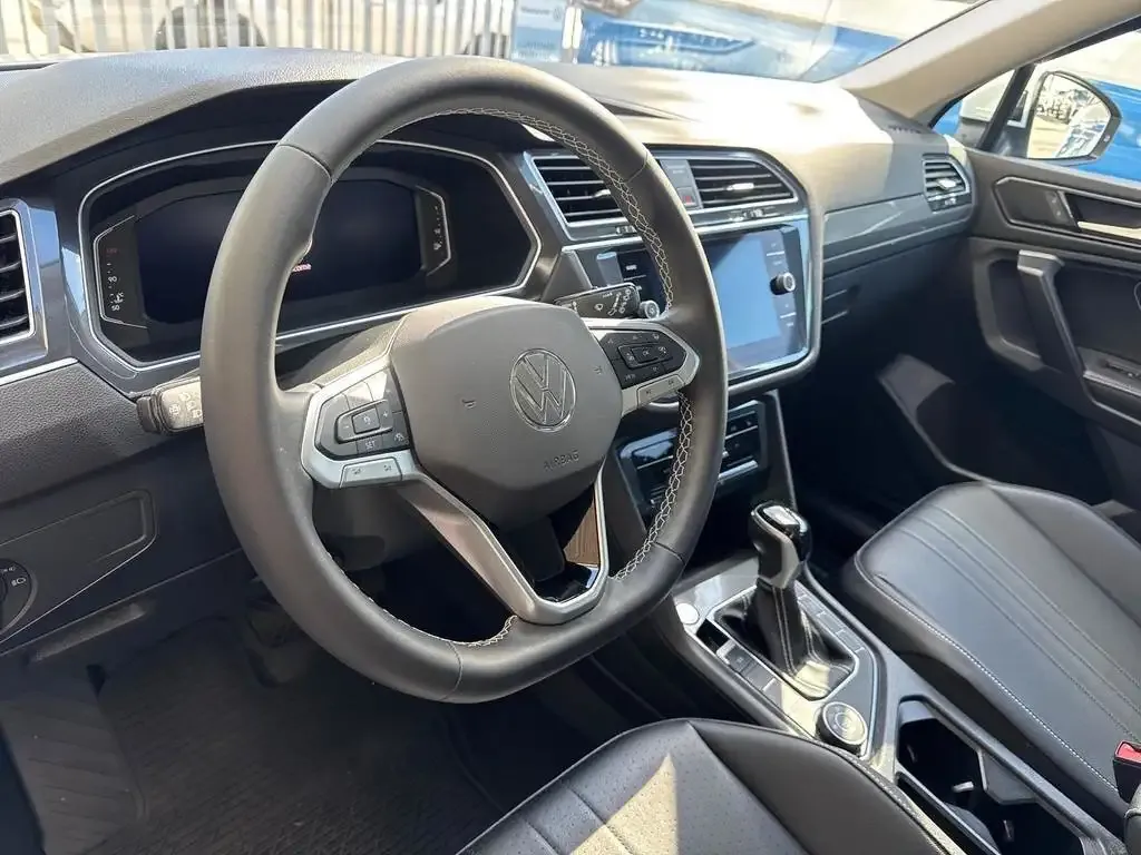 Volkswagen Tiguan 2024 photo 3