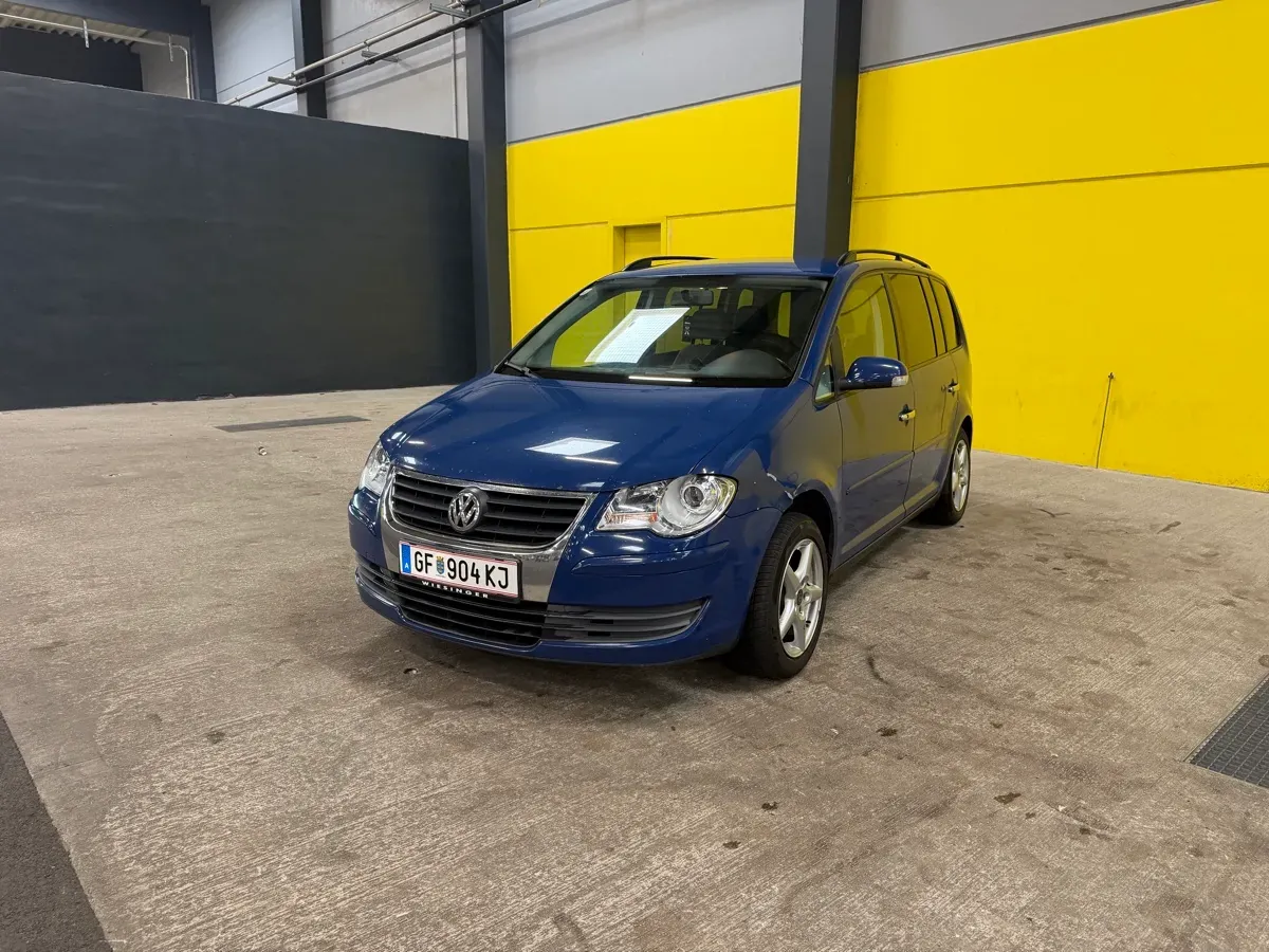 Volkswagen Touran 2007 photo 2