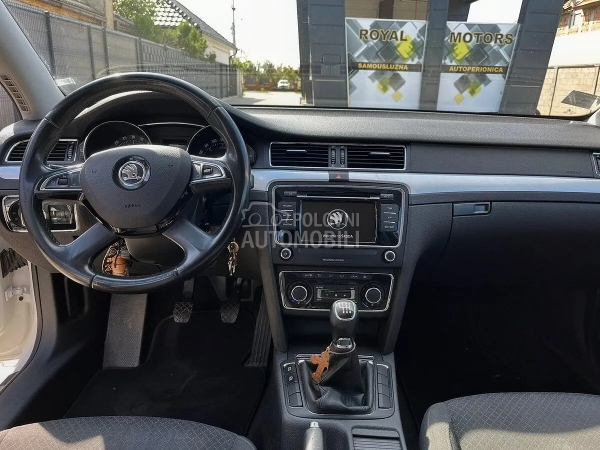 Skoda Superb 2013 photo 5
