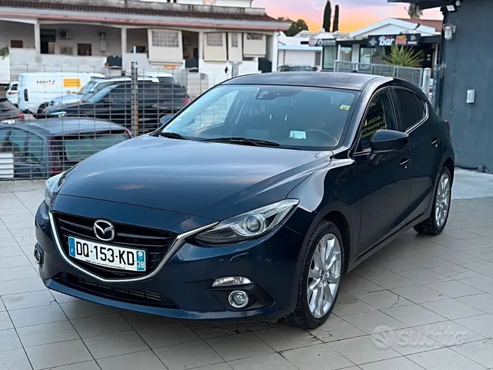 Mazda Mazda3 2015 photo 2
