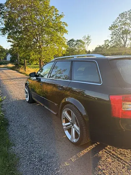 Audi A4 2005 photo 2