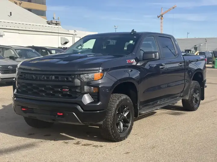 Chevrolet Silverado 1500 2024 photo 2