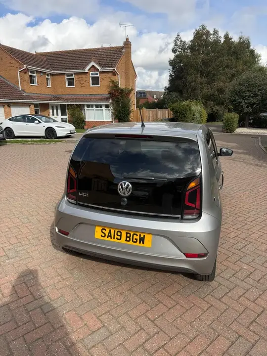 Volkswagen Up 2019 photo 3