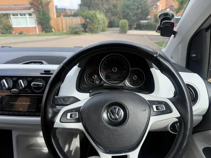 Volkswagen Up 2019 photo 5