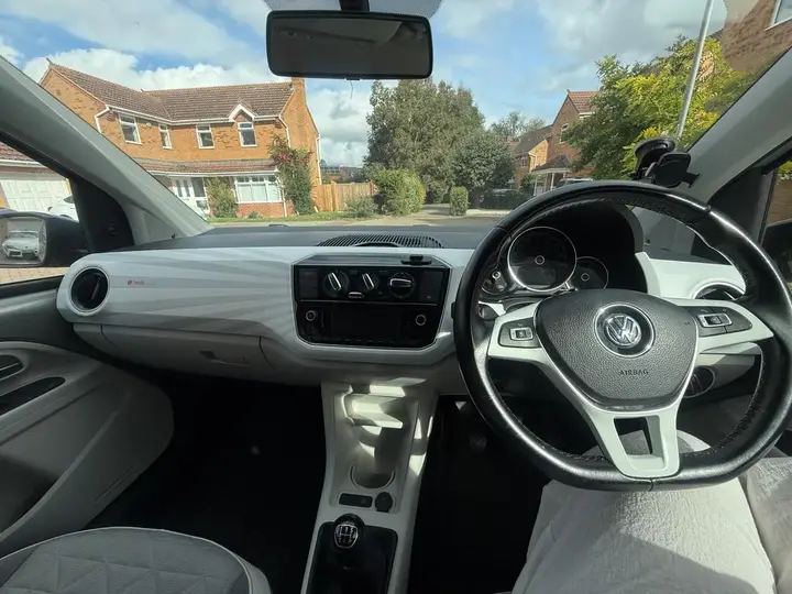 Volkswagen Up 2019 photo 4