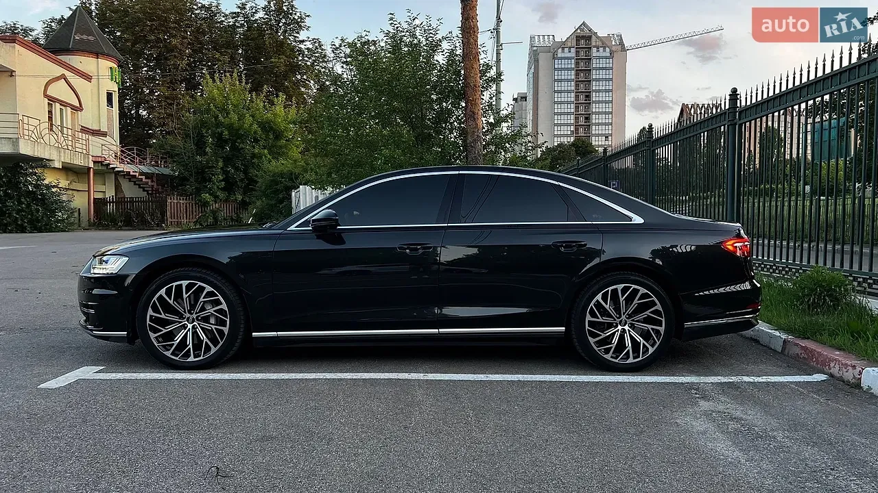 Audi A8 2018 photo 5